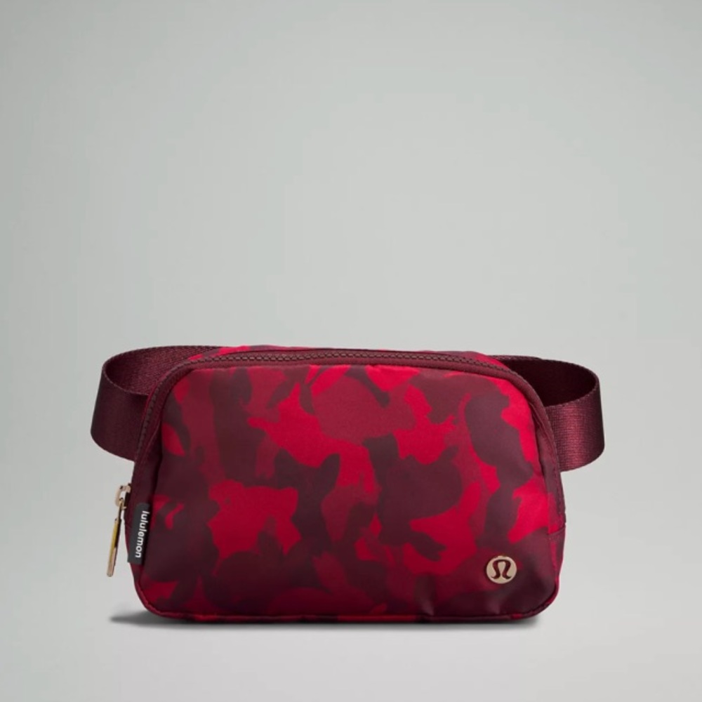 Lululemon Everywhere Belt Bag *Lunar New Year Rabbit